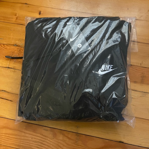 Nike tech suits tops and bottoms - Picture 4 of 4